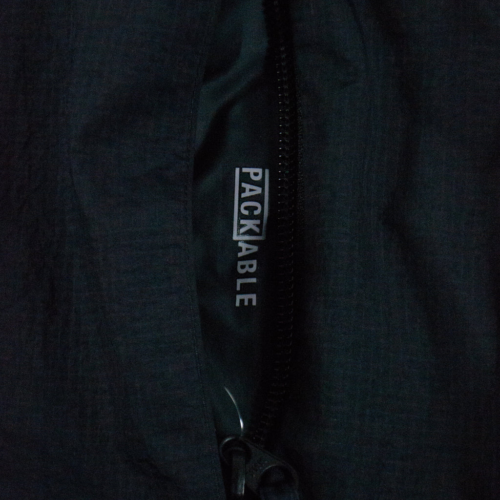 Columbia Yocum Ridge Lined Wind Jacket - Black - Close Up