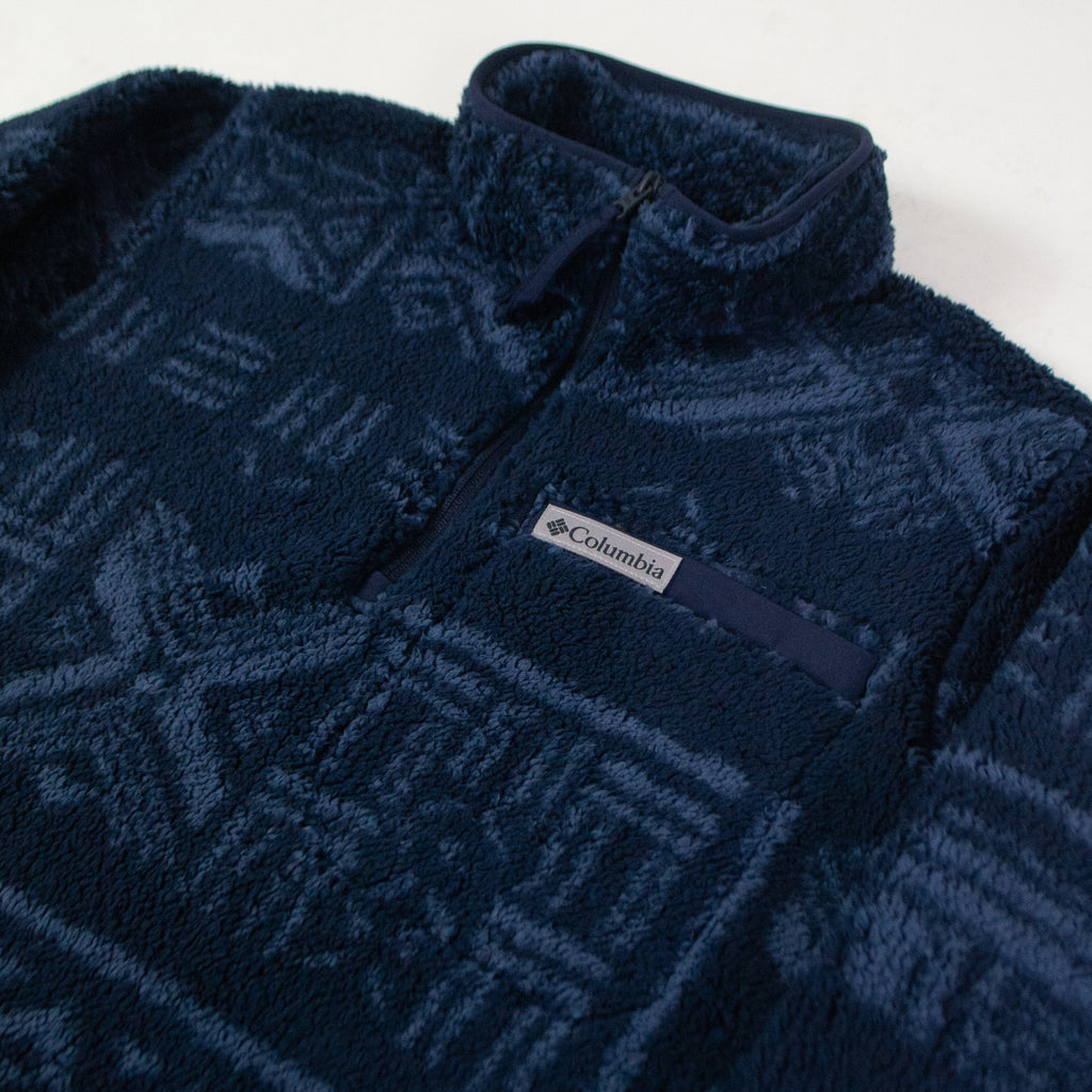 Columbia Rugged Ridge High Pile Half Zip Collegiate Navy - Deschutes Days Chest Close Up