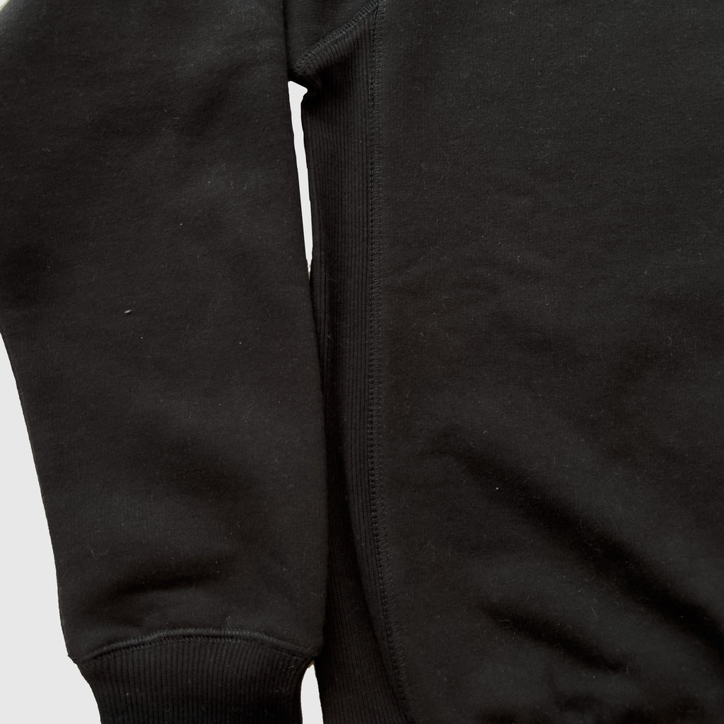 KNWN Basic Sweat - Black - Front Close Up