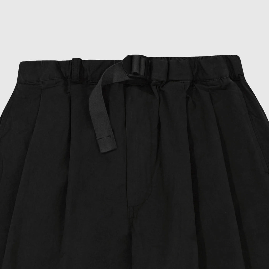 Kappy Two Tuck Wide Pants - Black - Front Close Up