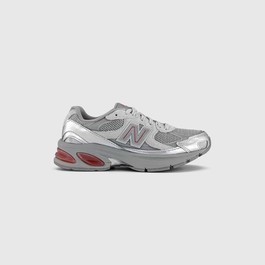 New Balance 2010 - Silver Metallic / Team Red