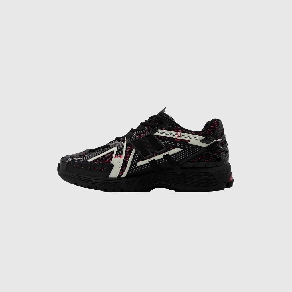 New Balance 1906A - Black / Dragon Berry