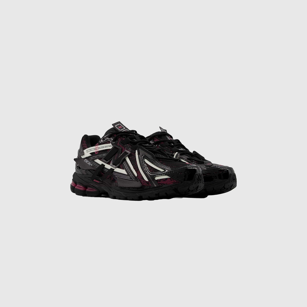 New Balance 1906A - Black / Dragon Berry