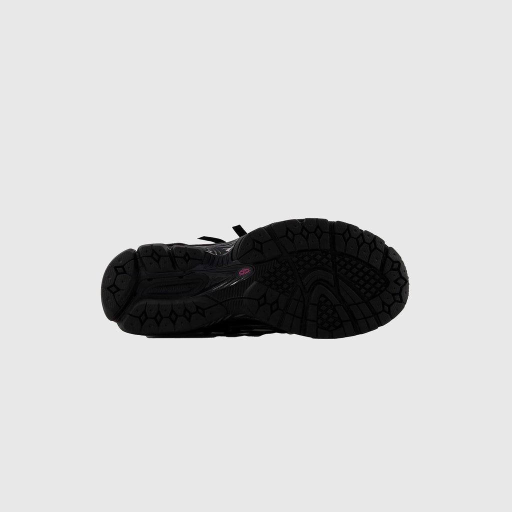 New Balance 1906A - Black / Dragon Berry