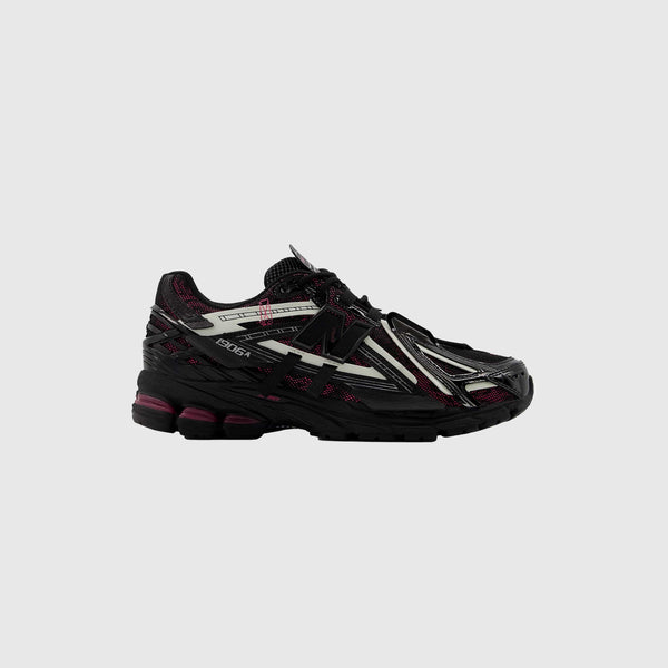 New Balance 1906A - Black / Dragon Berry