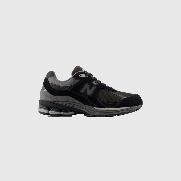 New Balance 2002R Black / Castlerock