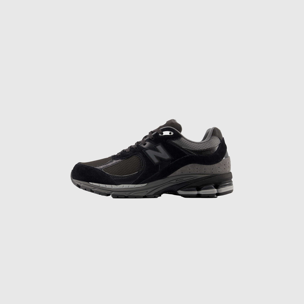 New Balance 2002R Black / Castlerock