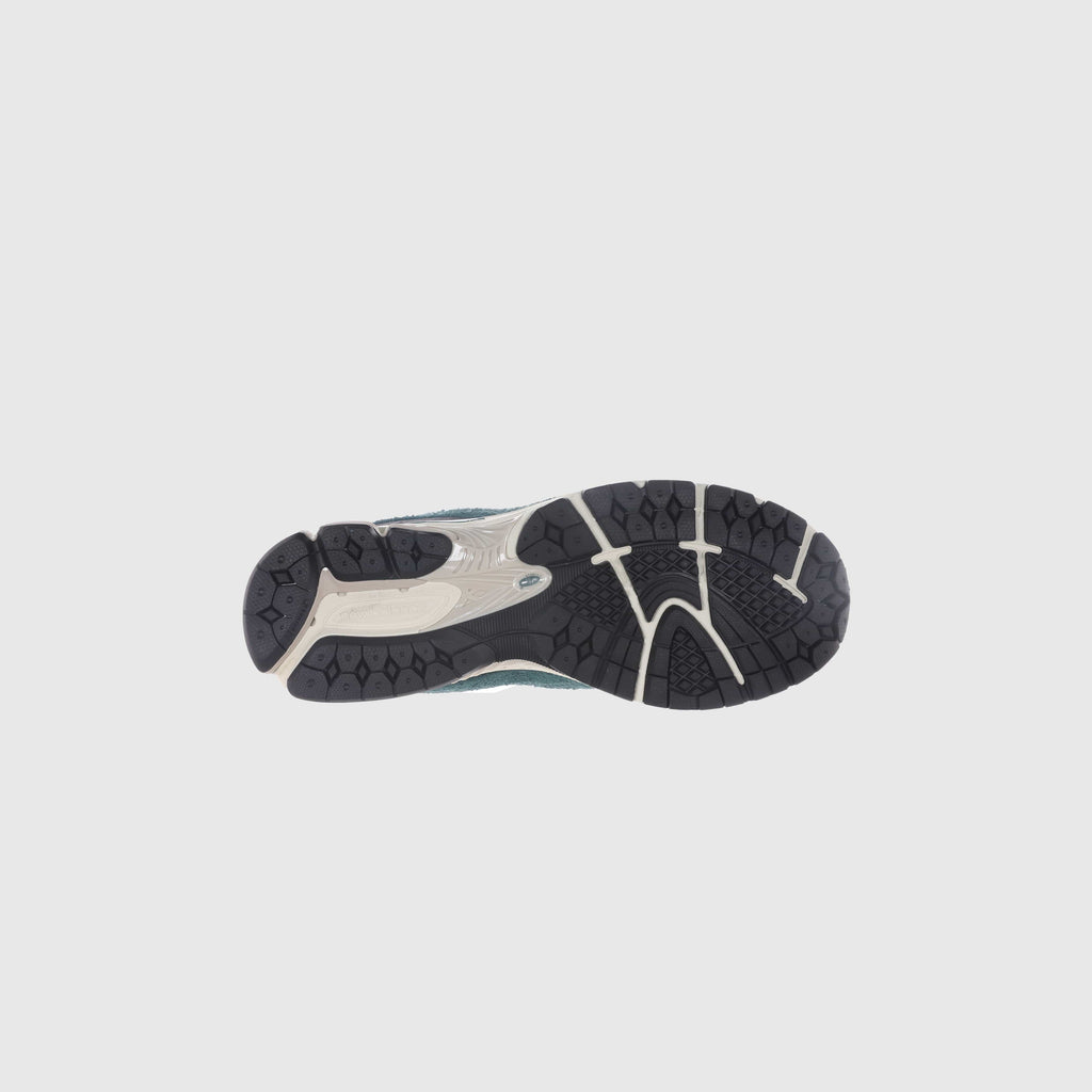New Balance 2002R - New Spruce / Magnet