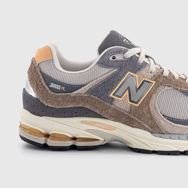 New Balance 2002R - Mushroom / Hazy Peach