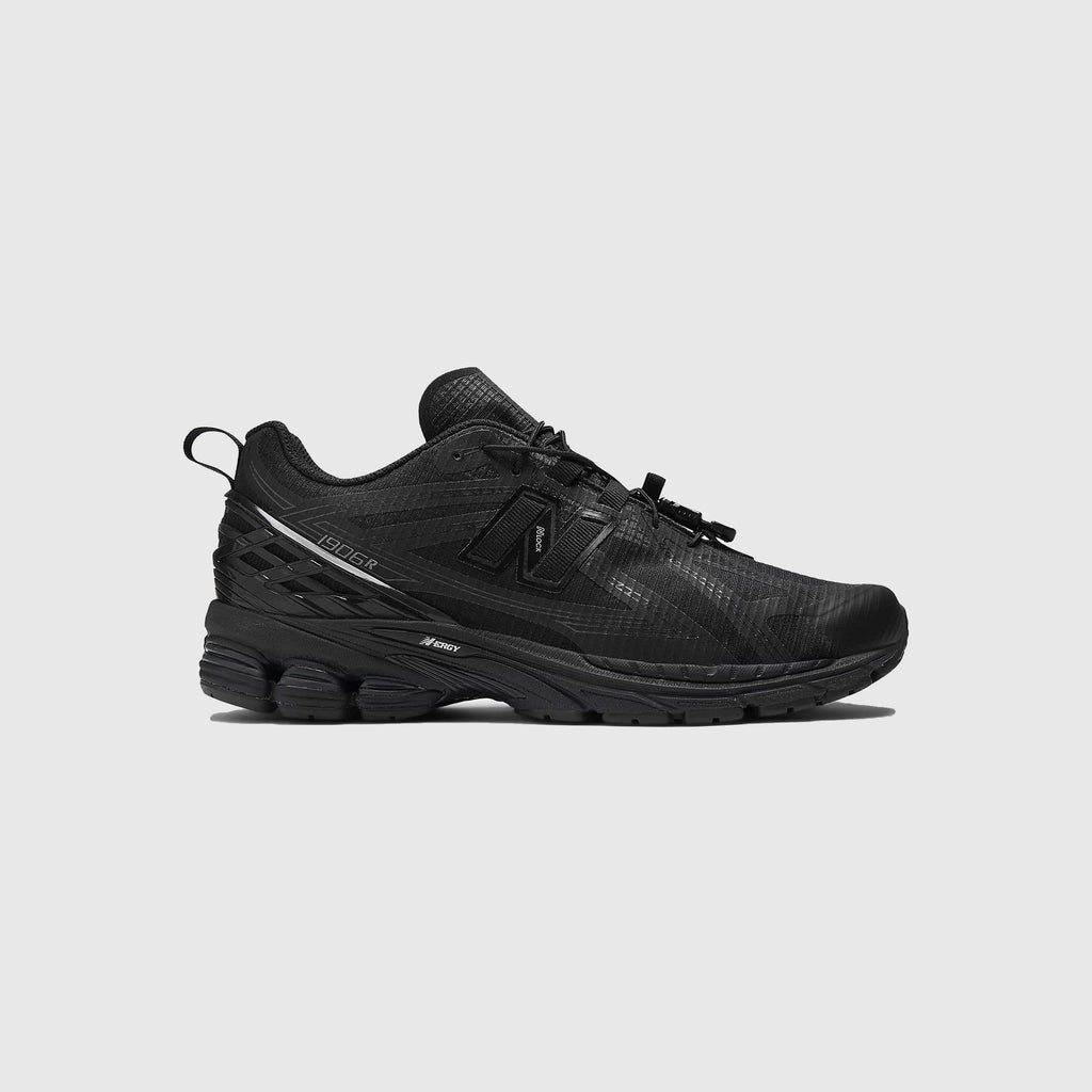 New Balance 1906R - Black / Dark Silver Metallic / Black