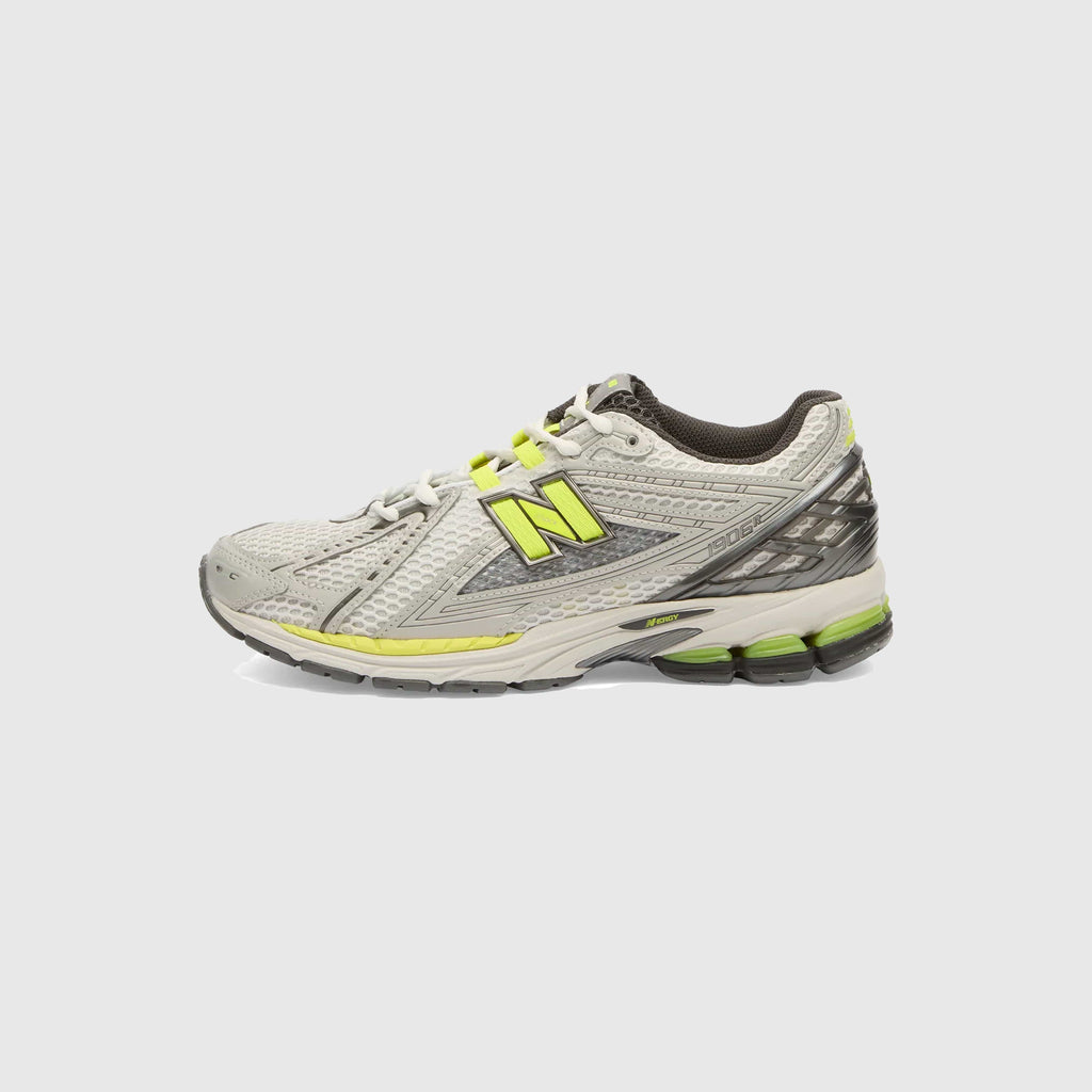 New Balance 1906R - Light Silver Metallic / Alkali