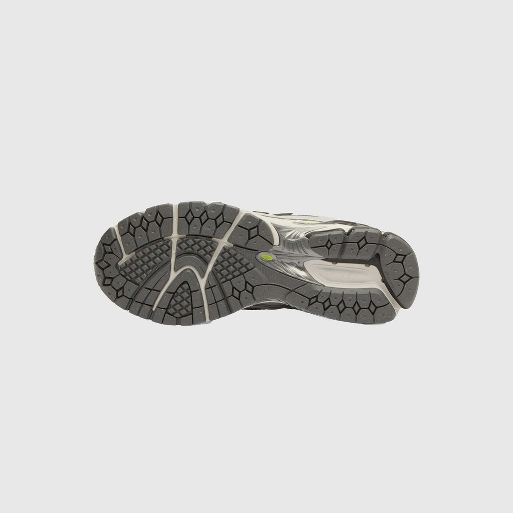 New Balance 1906R - Light Silver Metallic / Alkali