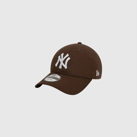 New Era New York Yankees League Essential 9TWENTY Cap - Dark Brown