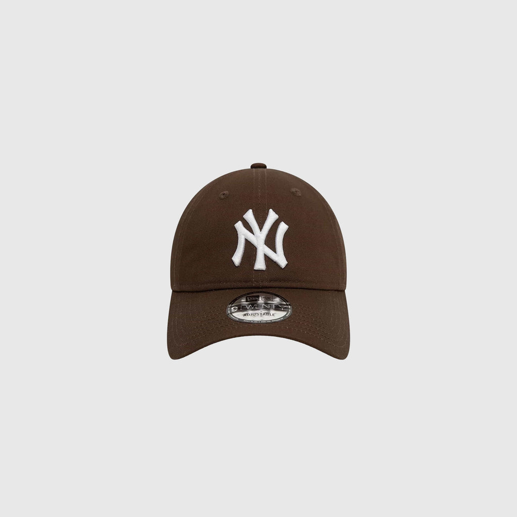 New Era New York Yankees League Essential 9TWENTY Cap - Dark Brown
