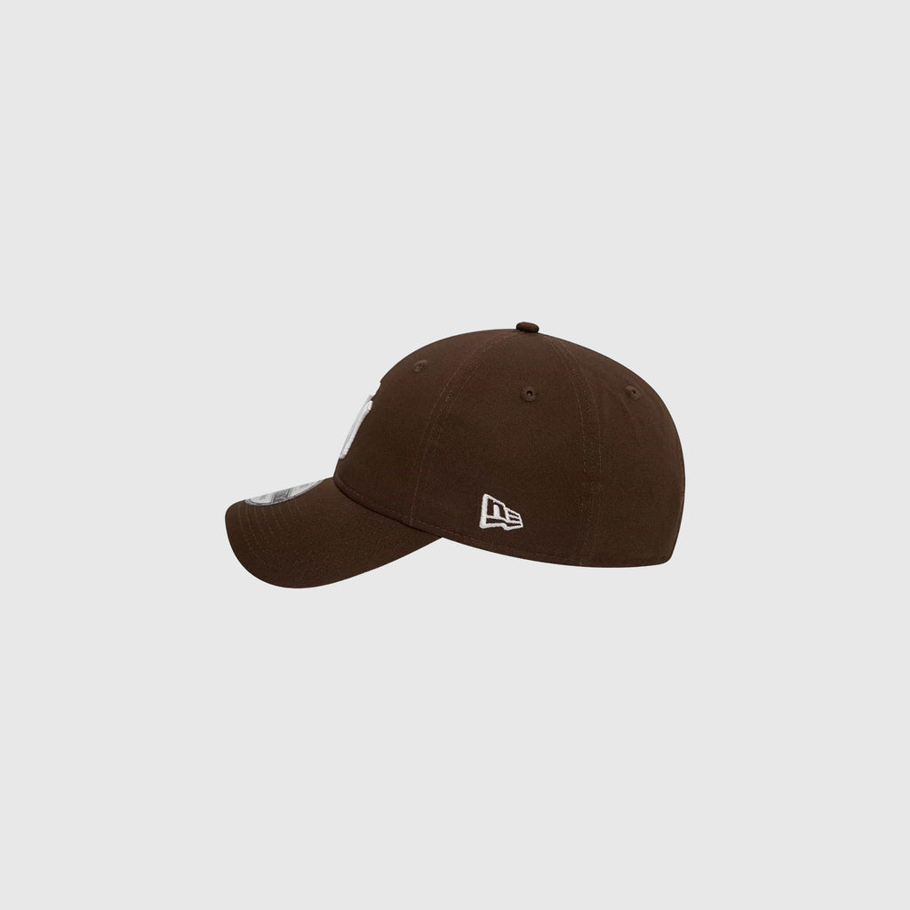 New Era New York Yankees League Essential 9TWENTY Cap - Dark Brown