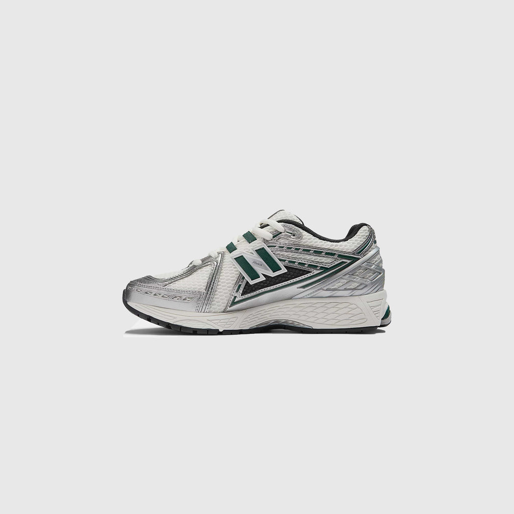 New Balance 1906R - Silver Metallic / Nightwatch Green / Sea Salt