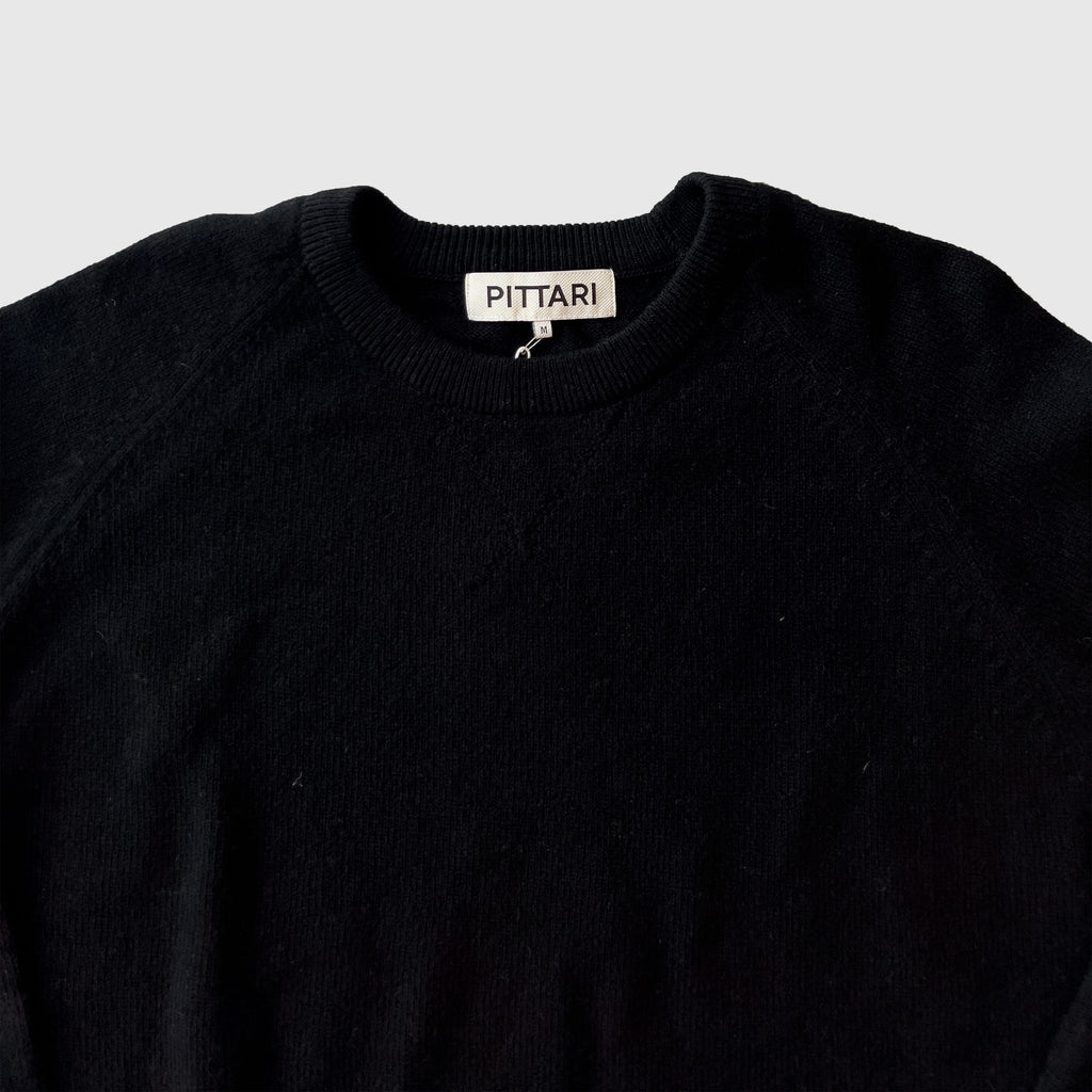 Pittari Cross - Black - Front Close Up
