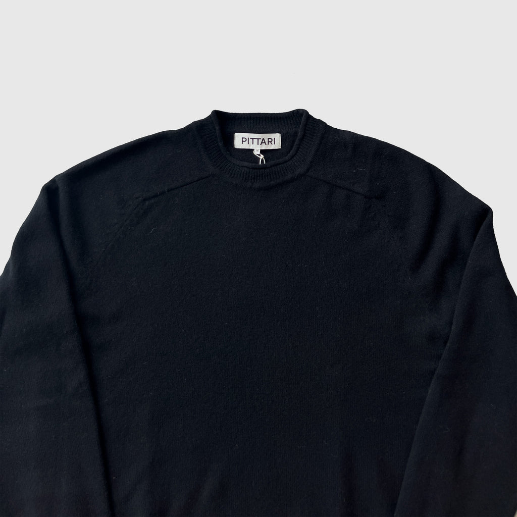 Pittari USK - Black - Front Close Up