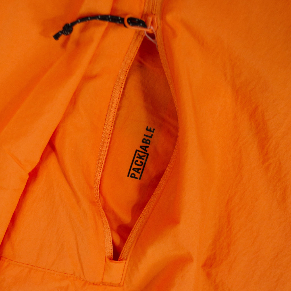 Columbia Loop Trail II Windbreaker - Koi - Front Close Up