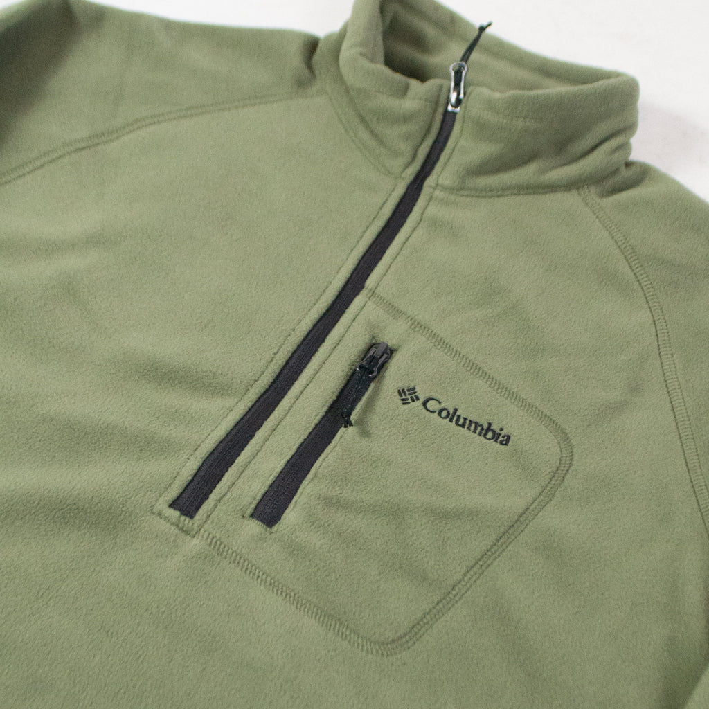 Columbia Fast Trek III Half Zip Fleece -  Stone Green / Shark Chest Close Up