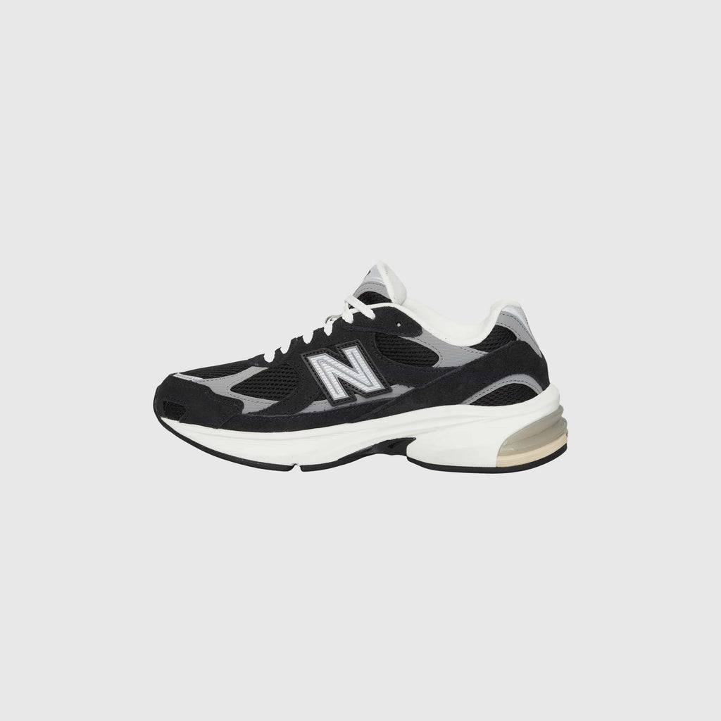 New Balance 2010 - Black / Shadow Grey / Sea Salt