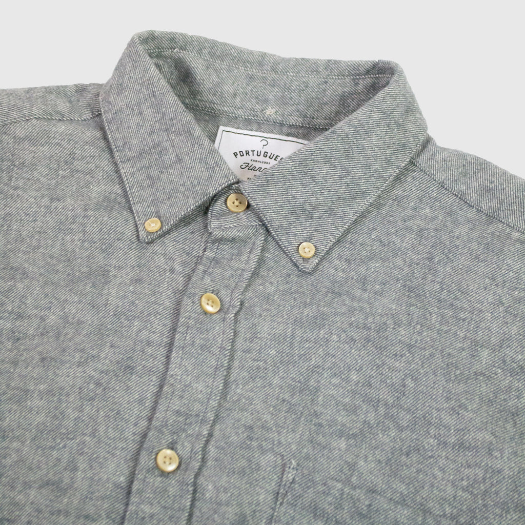 Portuguese Flannel Teca Shirt - Light Grey - Front Close Up