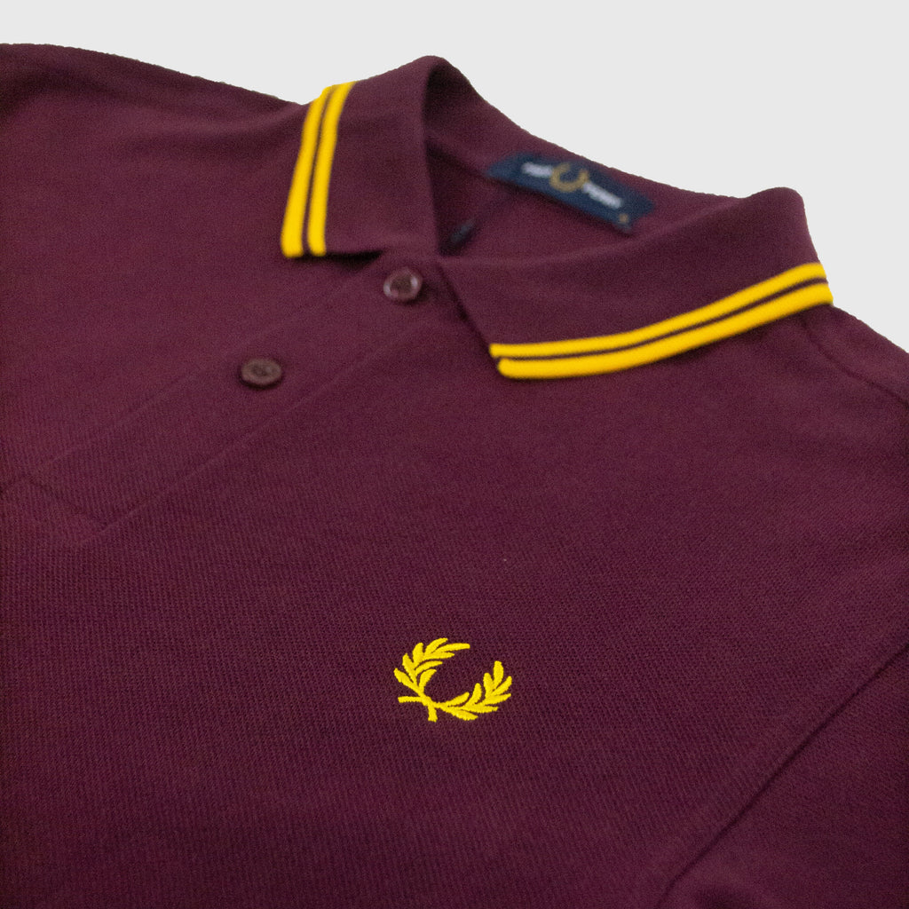 Twin Tipped Fred Perry Shirt - Mahogany / Maize - Close Up