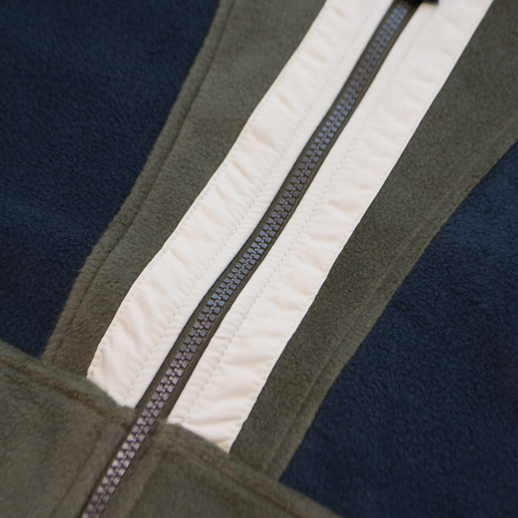 Columbia Back Bowl Full Zip Fleece - Black / Olive Green / Ancient Fossil Zip Close Up